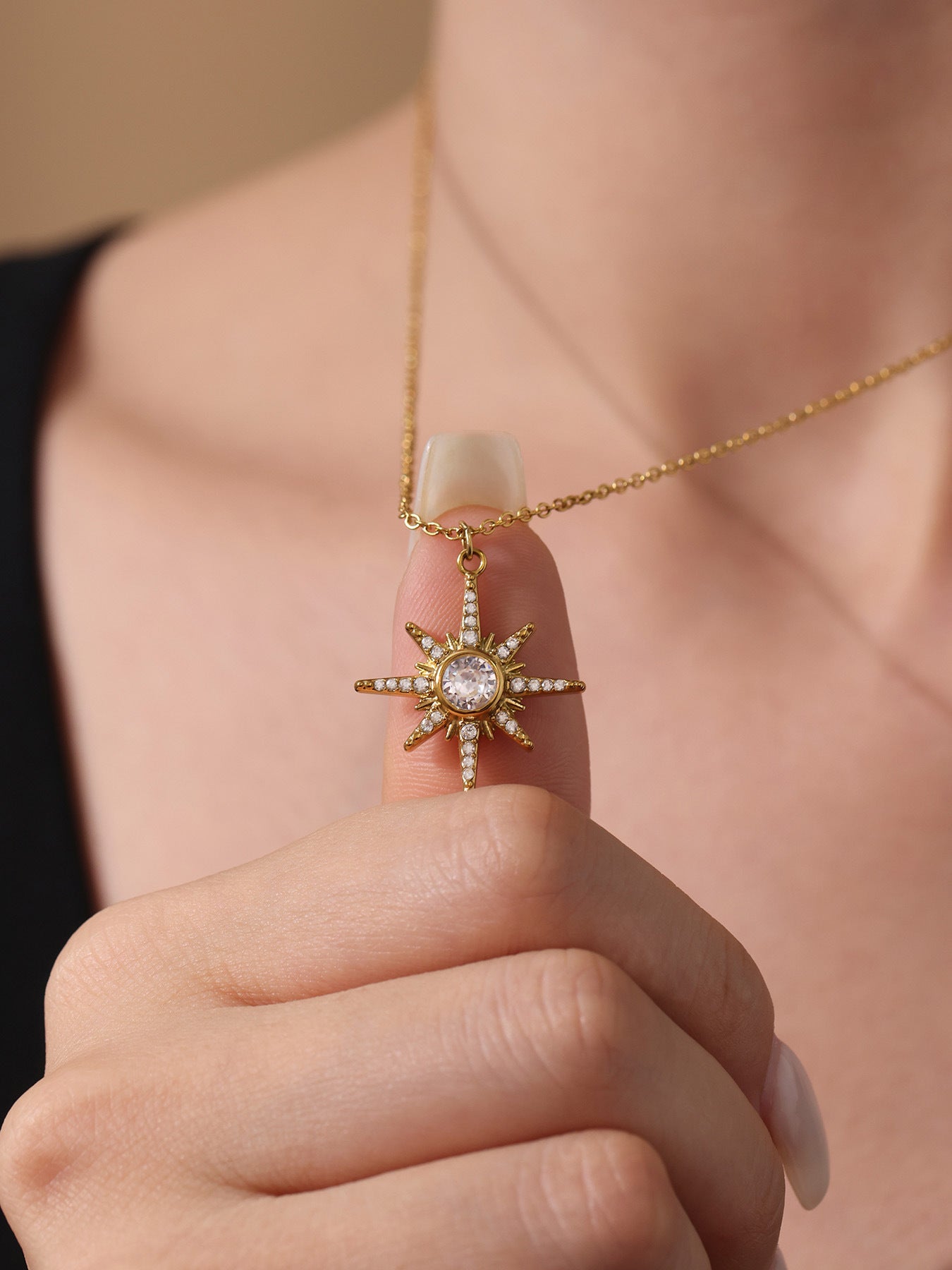 Zircon eight-pointed star pendant necklace
